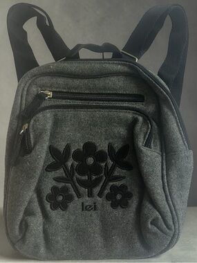lei Gray Floral Appliqué Small Backpack